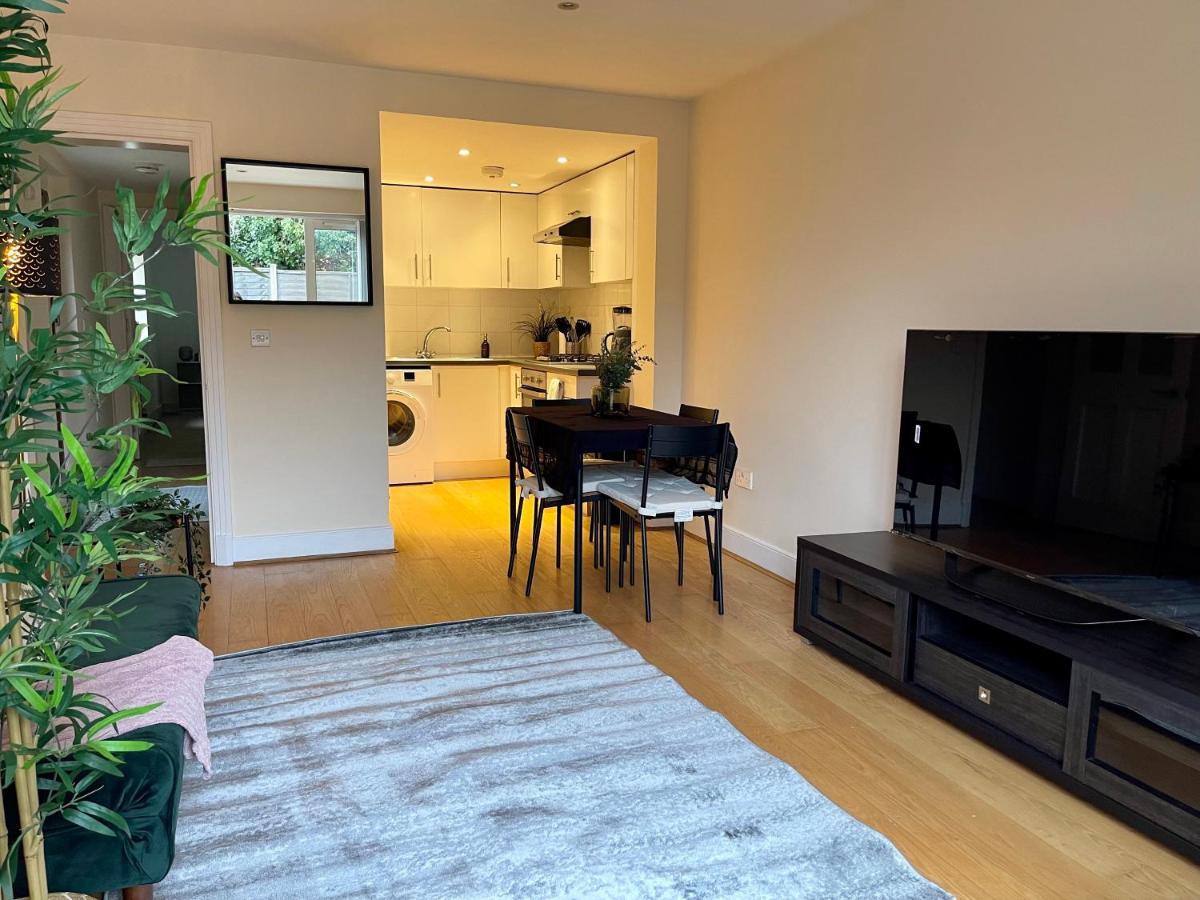 لندن Mapesbury Dell Apartment المظهر الخارجي الصورة